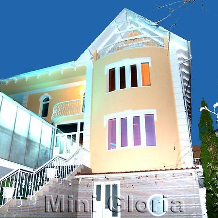 Gloria Mini-Hotel Chisinau Exterior foto