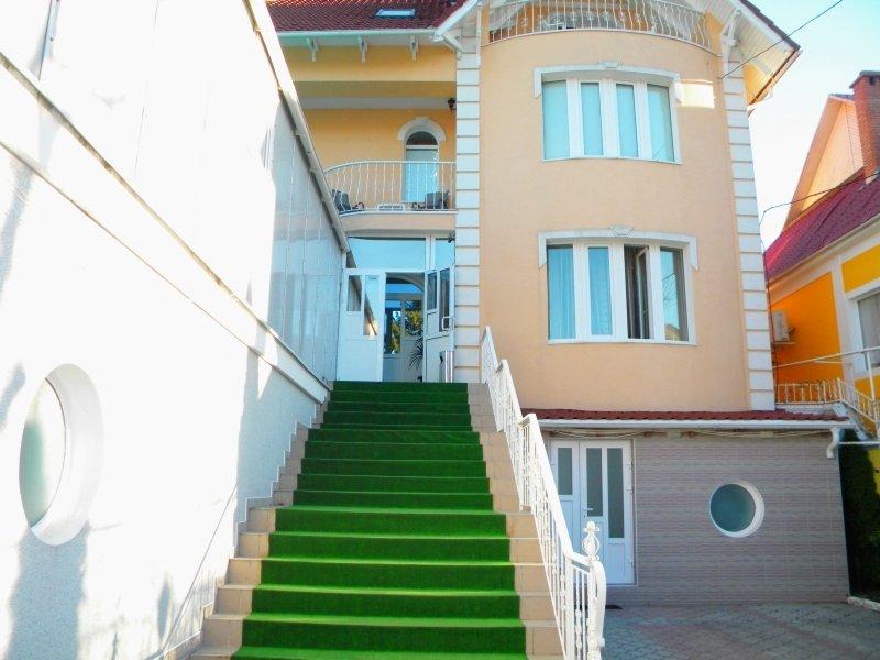 Gloria Mini-Hotel Chisinau Exterior foto